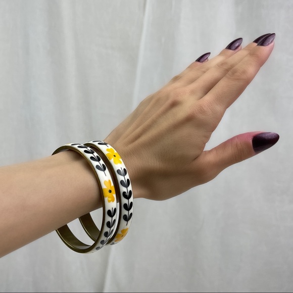 🚫SOLD🚫 NWOT Golden Yellow Flower Retro Bangle - Picture 6 of 16
